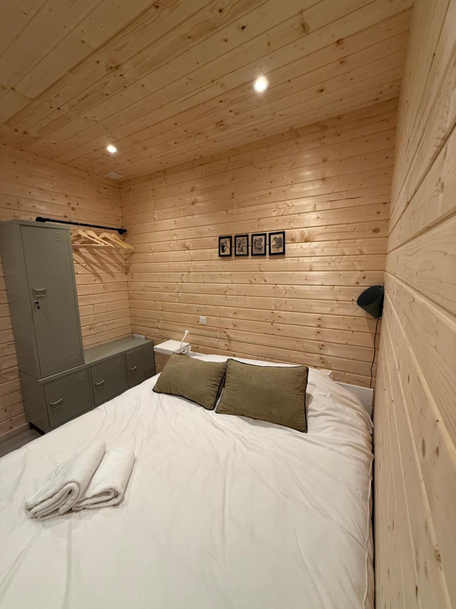Petit Neuf Avec Jardin - La Montagne Sud Chalet *